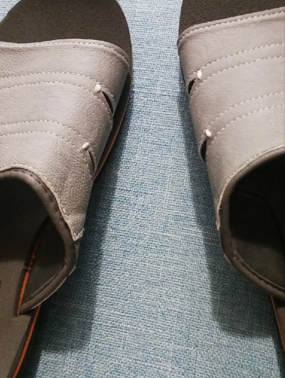 NWOT- Easy USA Men's Gray Slide Sandals — Cushioned Casual Comfort